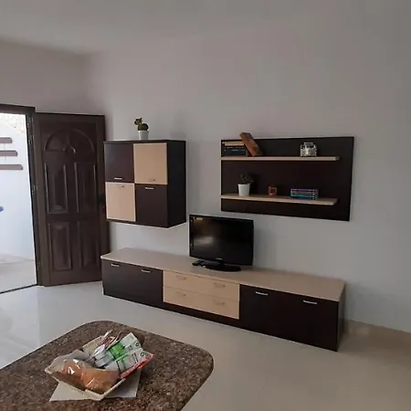 Nudos, Acogedor Apartamento Con Patio Privado. Appartamento *